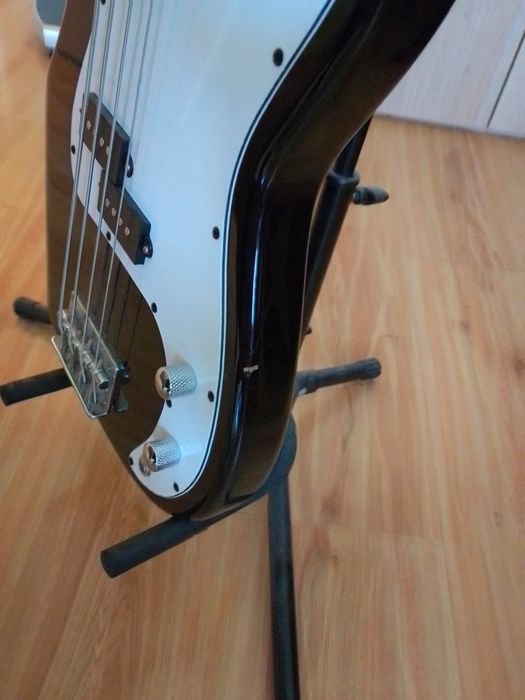 Бас китара Westfield