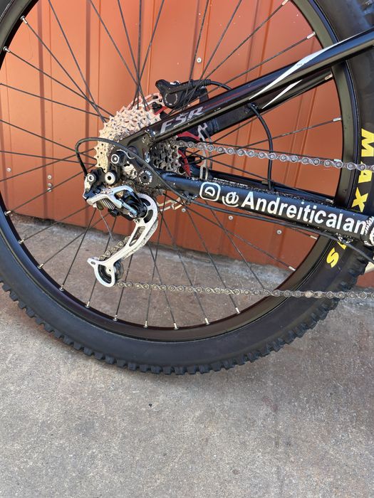 Bicicleta  full suspension specialized