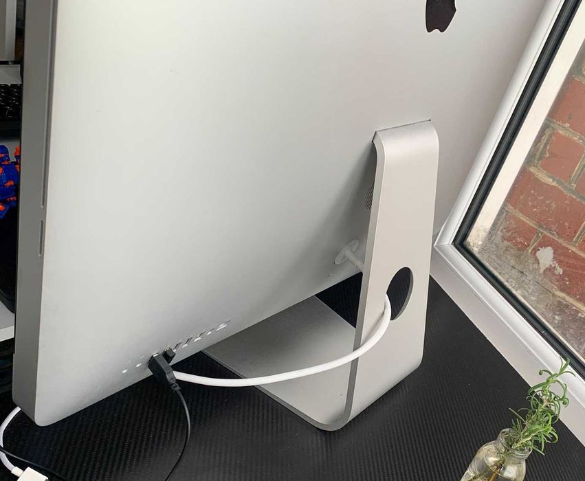 Mac 27-inch (Late 2009) – 12 GB RAM – Ecran Mare Superb, Perfect pentru Office/Filme