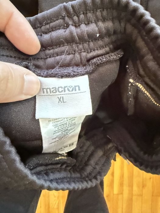 Продавам врататско долнище Macron XL