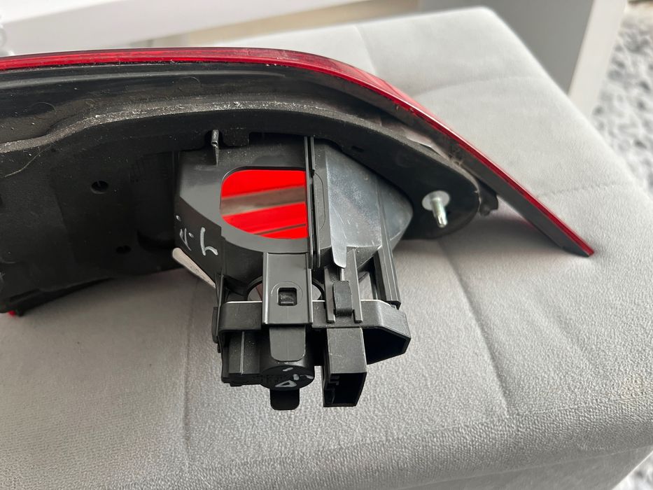 Stop stanga haion BMW X1