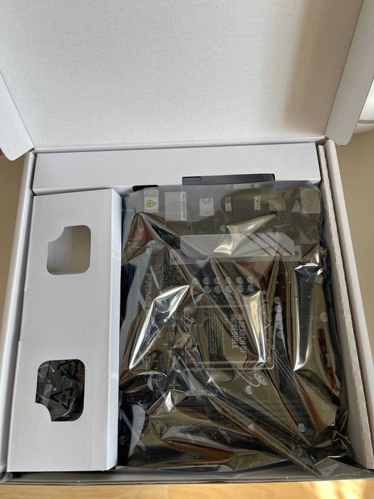 Материнская плата, ОЗУ и блок питания