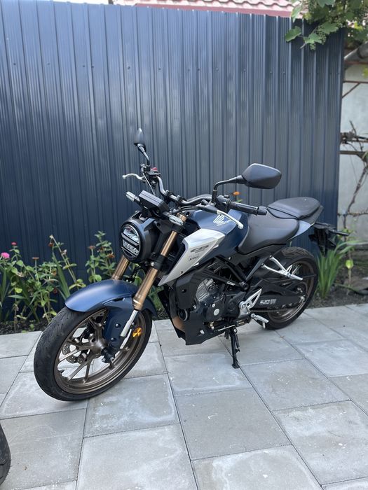 Honda Cb125R (duke cbr mt yzf)