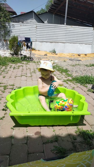 Продам песочницу-бассейн