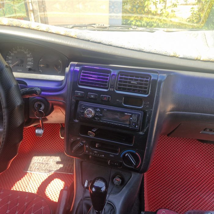 Тоета Карина Е универсал 1995г.1.6л