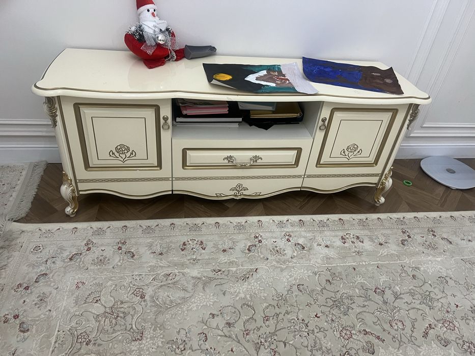 Комод новый покупали за 220 000 дерево не подошел размером