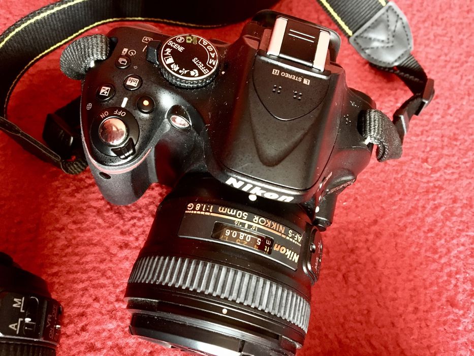 Фотоапарат Nikon D5200 с два обектива