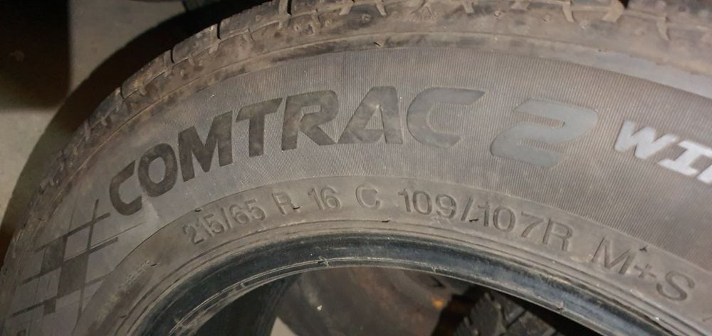 Гуми 4бр 215/65/16 с - 1бр  - 65лв