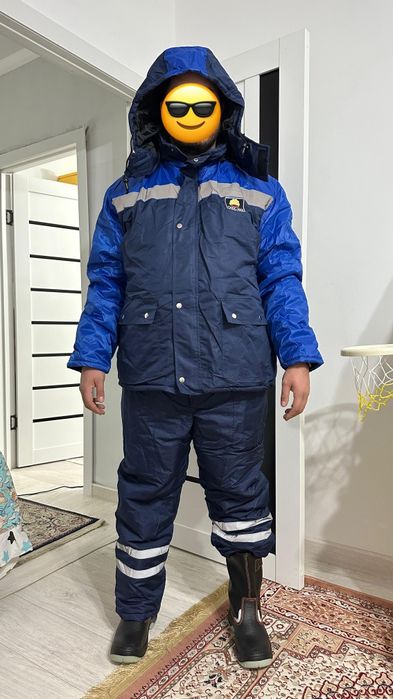 Продам спец одежду зимнюю полный комплект.