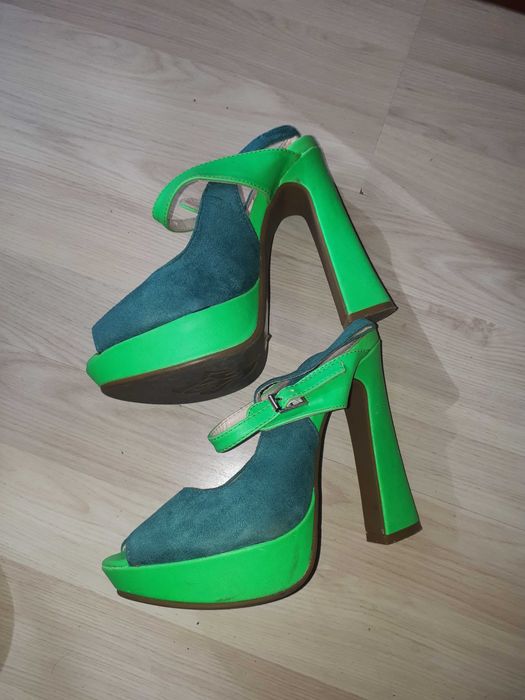 Дамски Обувки с висок ток
