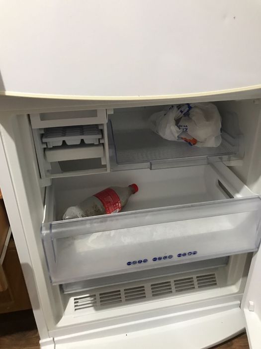 Холодильник большой