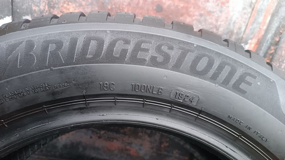 225/55/16 Bridgestone Дот 1924