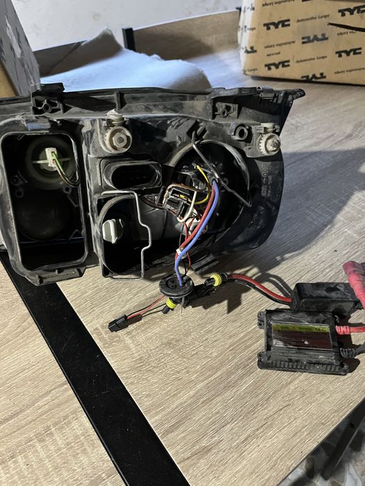 Vând faruri volkswagen Bora