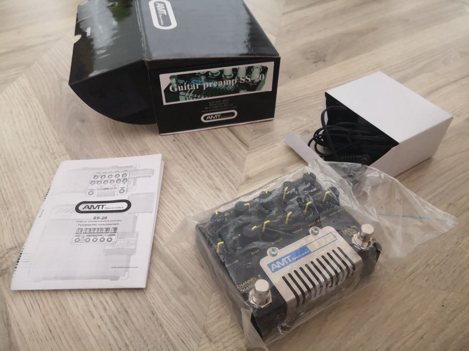 Preamplificator chitara electrica AMT ss-20