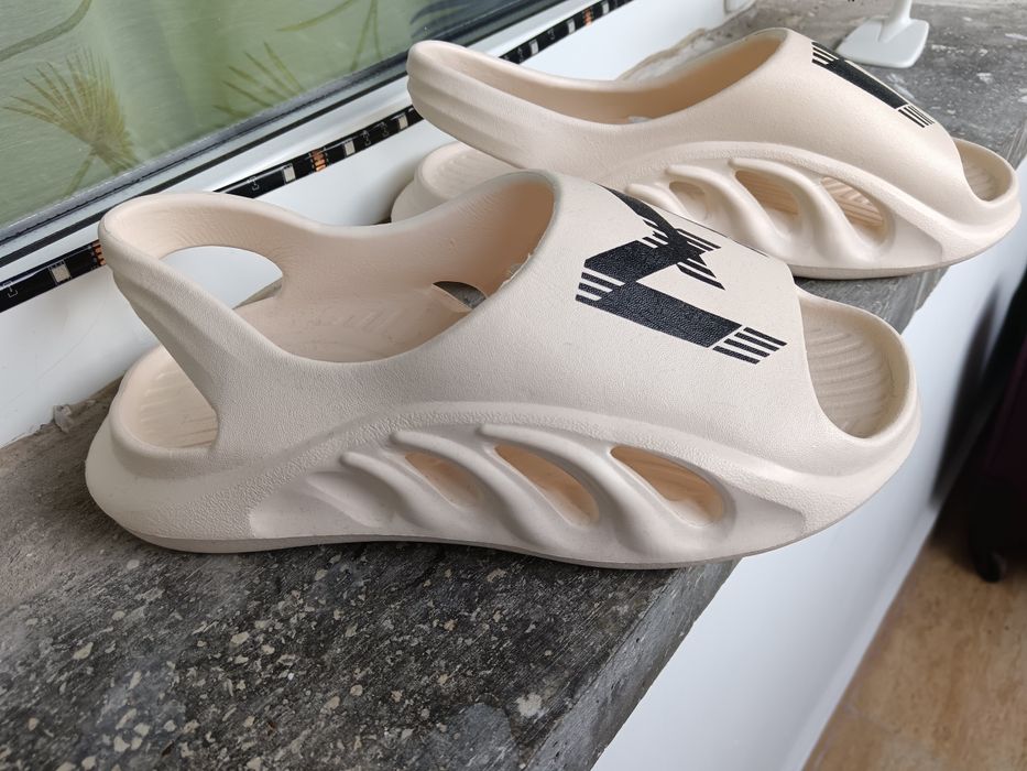 Sandale mărimea 40-41 noi