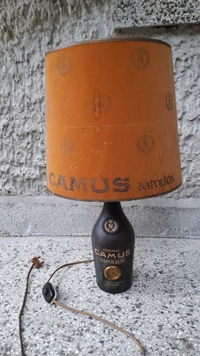 Настолна стара лампа