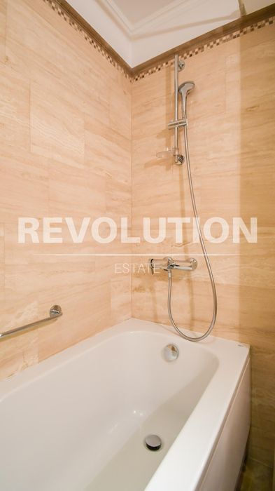 Дава се под наем Четиристаен апартамент в София, Лозенец - 177 кв.м за 2000 € - Снимка #12