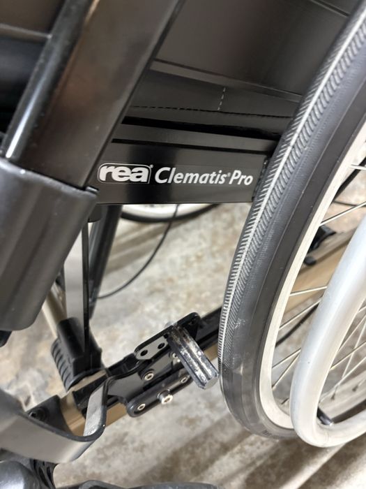 Инвалидна количка Rea Clematis Pro