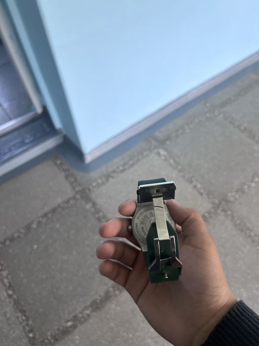 Продам часы в хорошом состояние