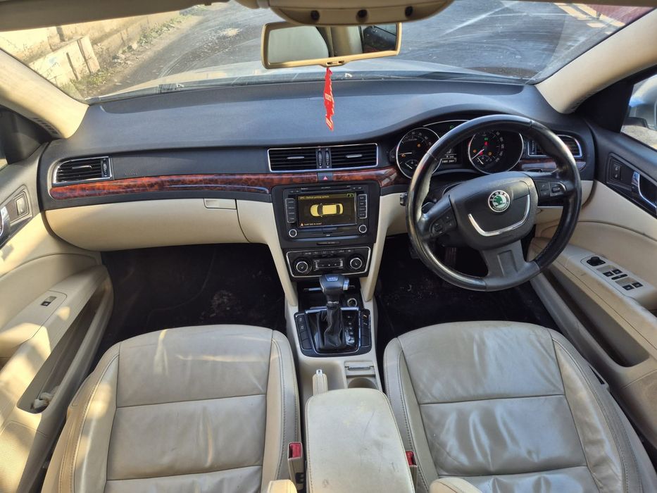 Dezmembram Skoda superb  an2009 2.0 CBBB