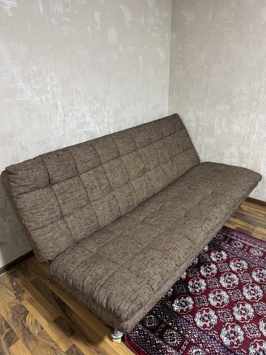 Продам диван , в аккуратном состоянии