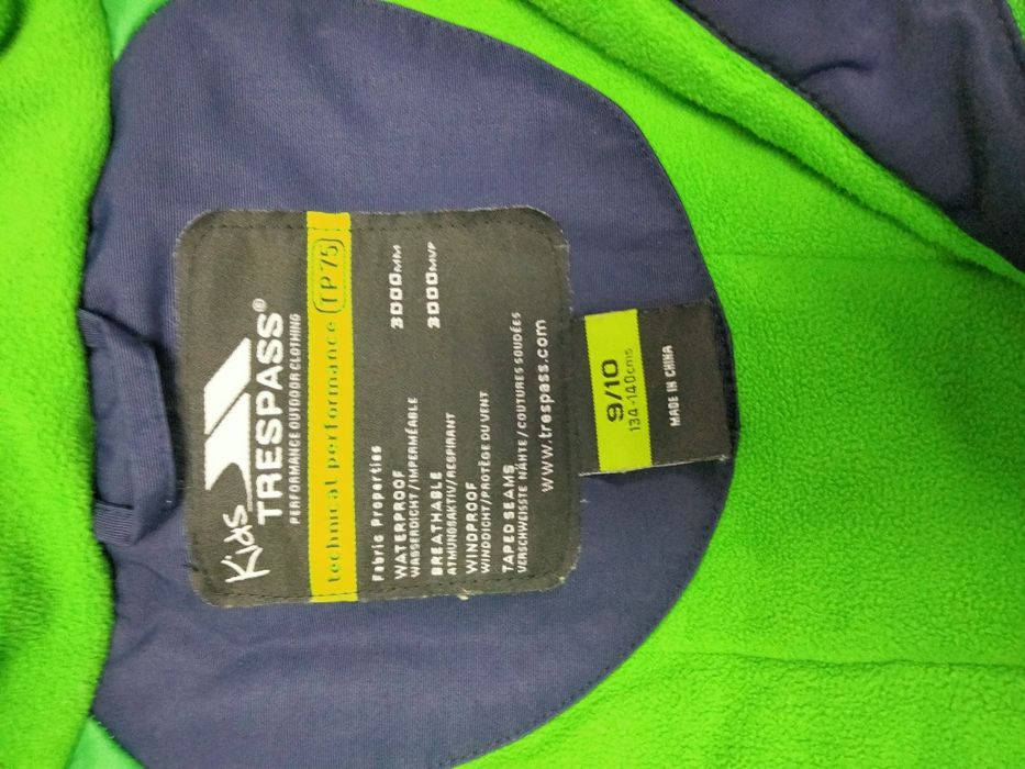 Costum ski copii 9-10 ani, stare foarte bună, aproape ca nou.