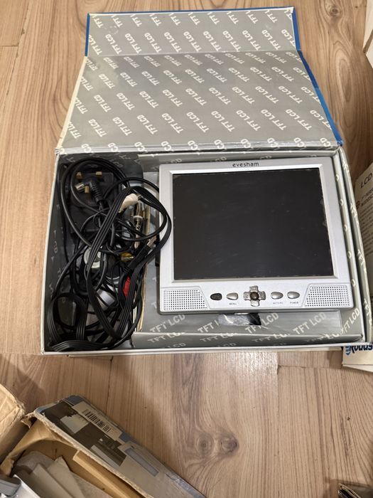 Монитор/DVD за автомобил