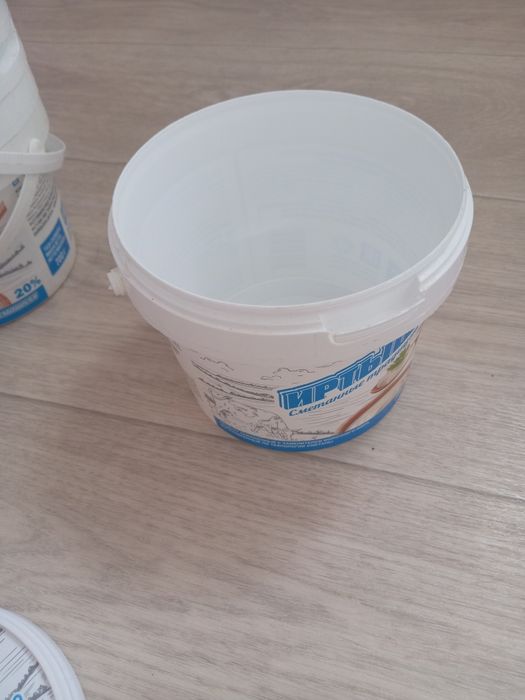 Пластмассовая посудка