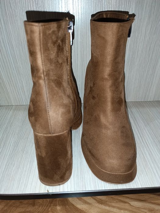 Продам Замшевые сапоги