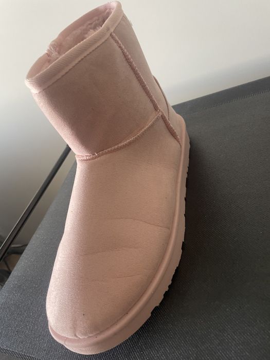 Розови ботушки