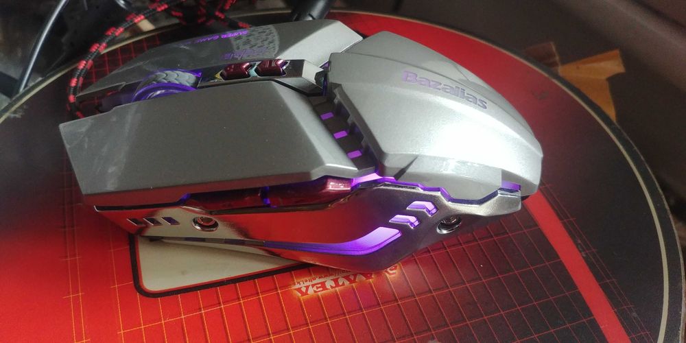 Игровая проводная мышь Bazalias V10 с подсветкой