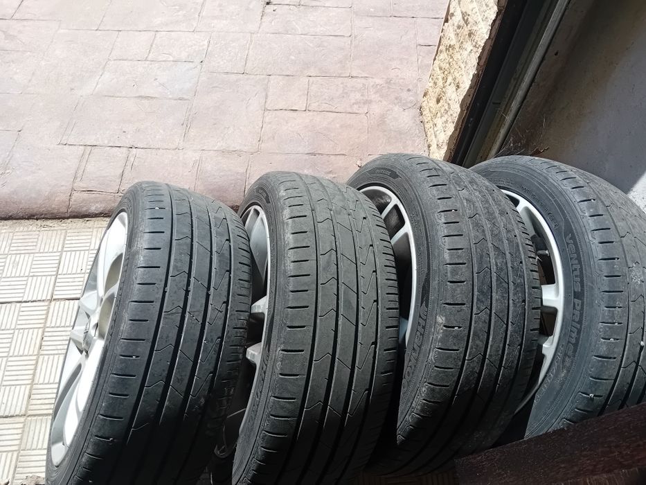 Vînd roții cu anvelope de vara!