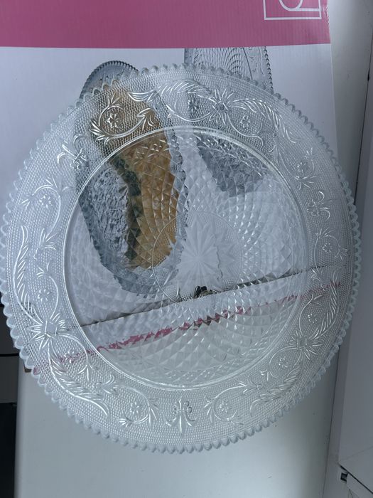 Продам новое большое  блюдо-тарелку 35 см