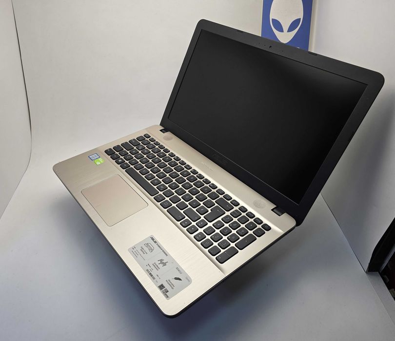 Asus R541U      i5 7200U/12GB/250SSD/Nvidia 920M-2GB/FHD