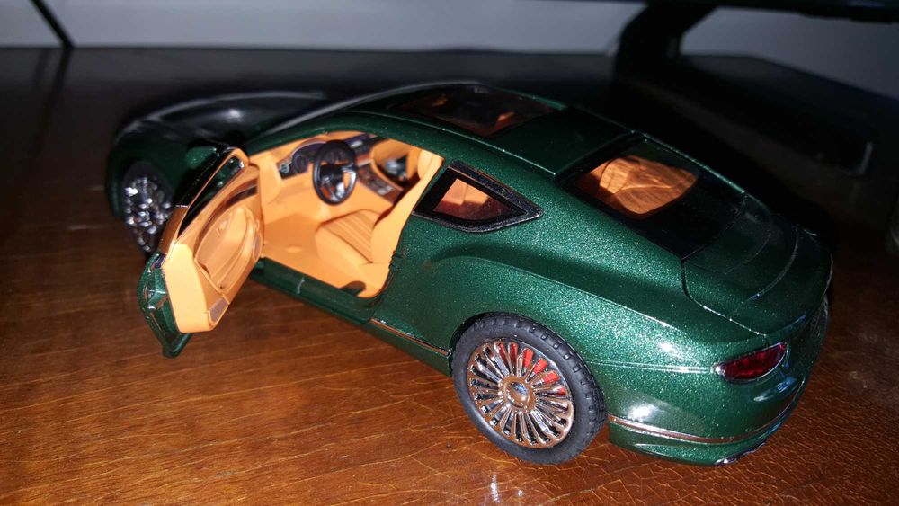Macheta la scara 1/24 Bentley Continental GT