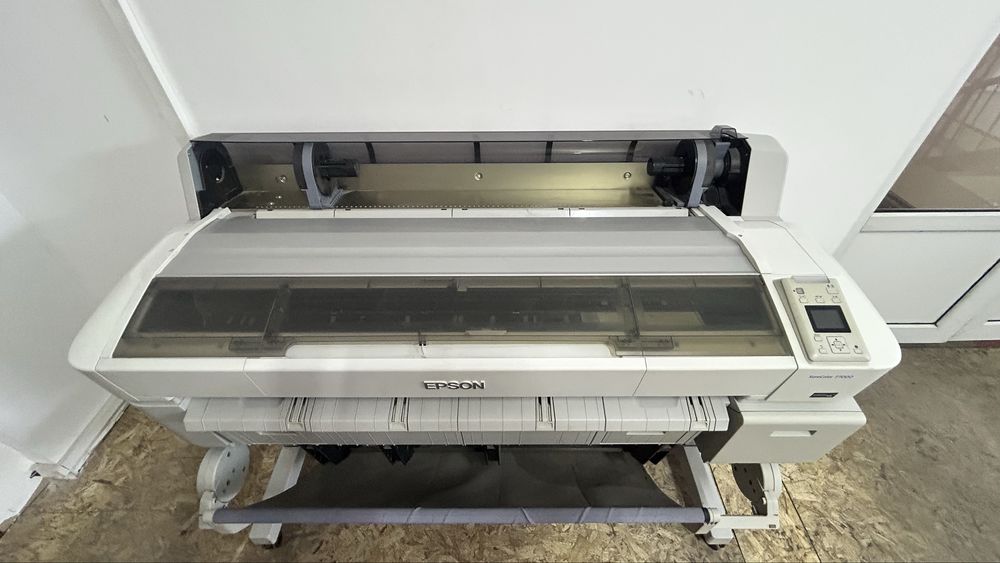 Продам широкоформатный принтер Epson SureColor T7000