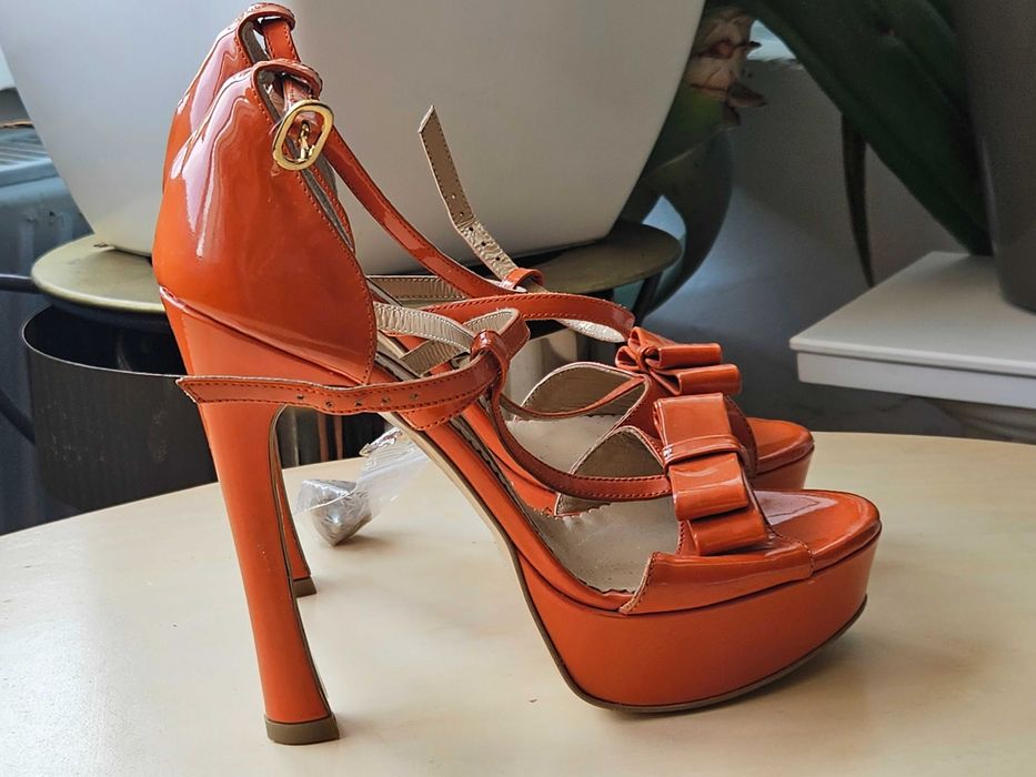 Sandale cu toc inalt si platforma din piele Guban marimea 37