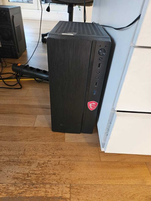 Офисные столы, тумбочки