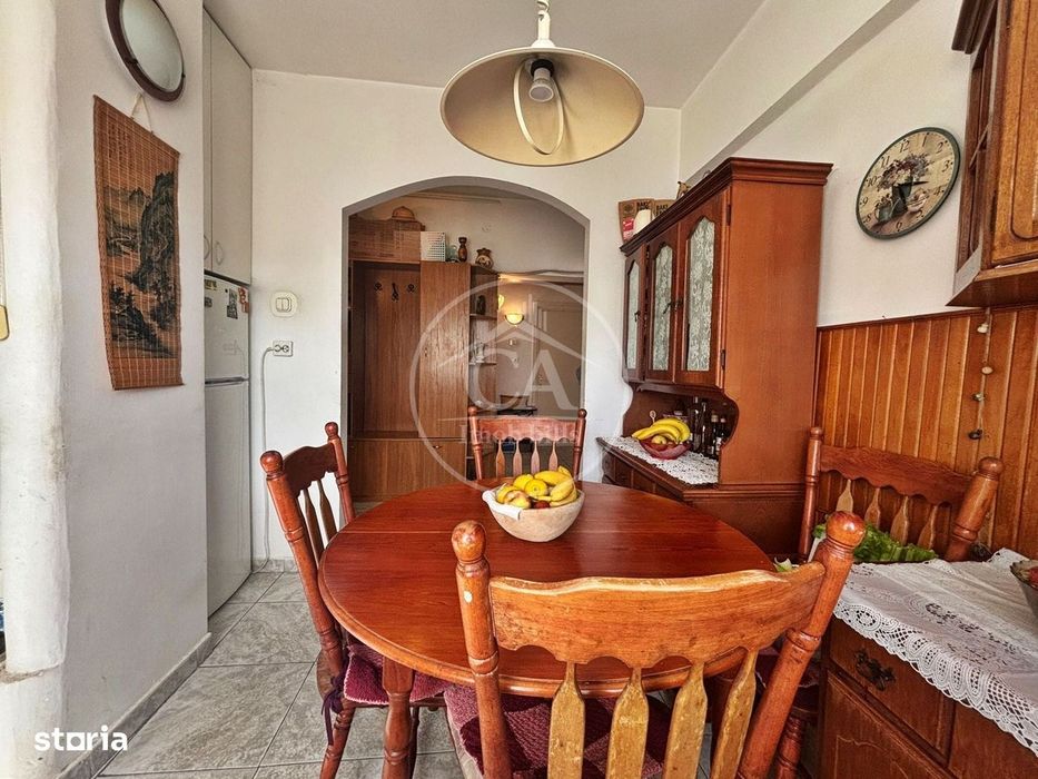 Apartament de vanzare cu 3 camere in zona Dacia Oradea