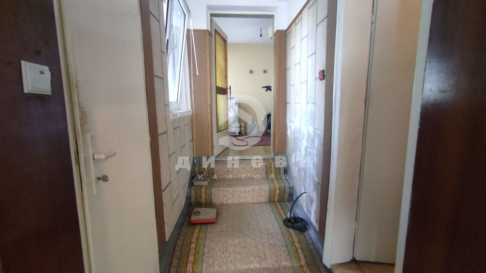 Два етажа от къща в кв. Самара 1