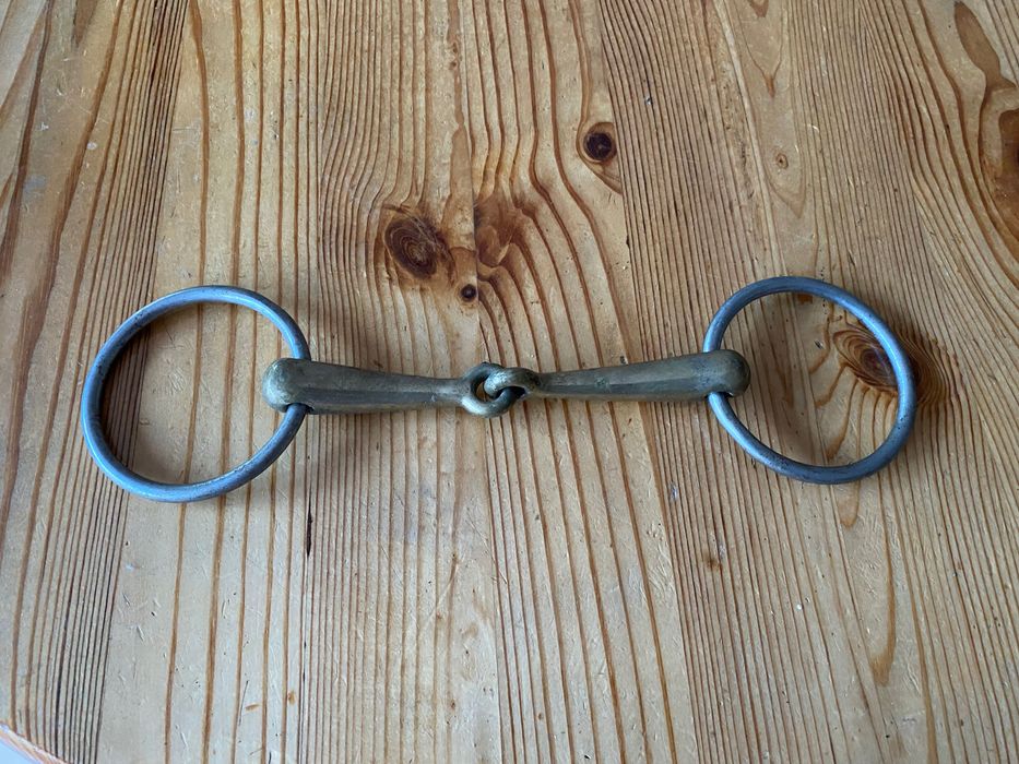 Стремена,уздечки для верховой езды