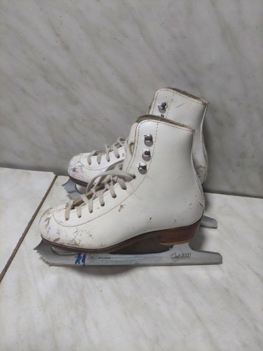 Patine gheata 11 patinaj artistic Riedell  marime 27-28  ( 18 cm)