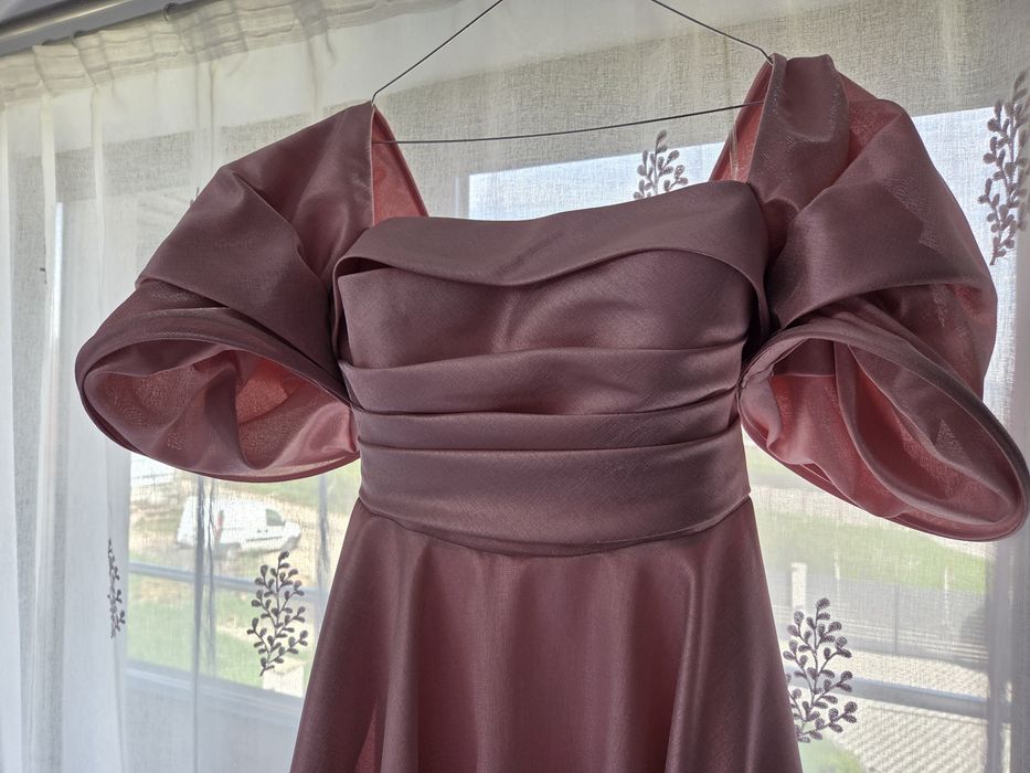Vând rochie eleganta!
