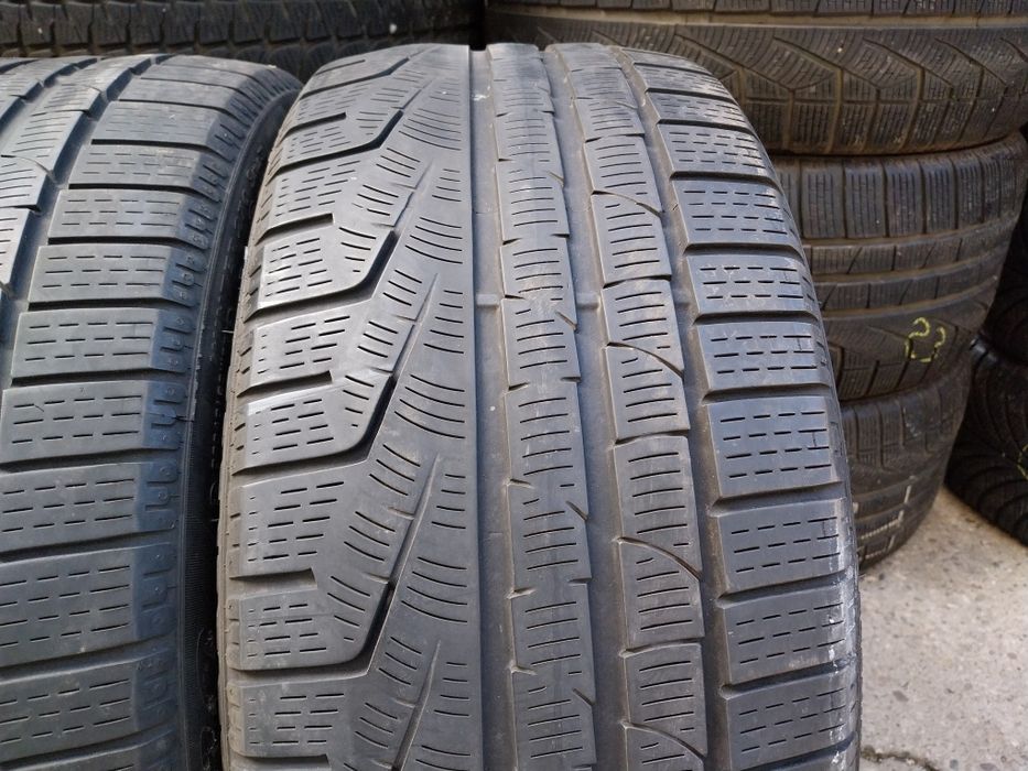 Anvelope second iarna 235 35 R20 Pirelli