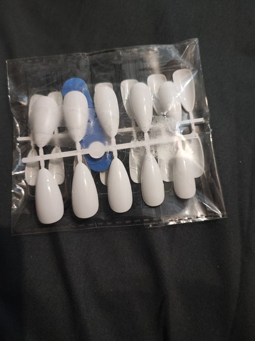 Unghii false pentru mâini sau picioare culoare alba