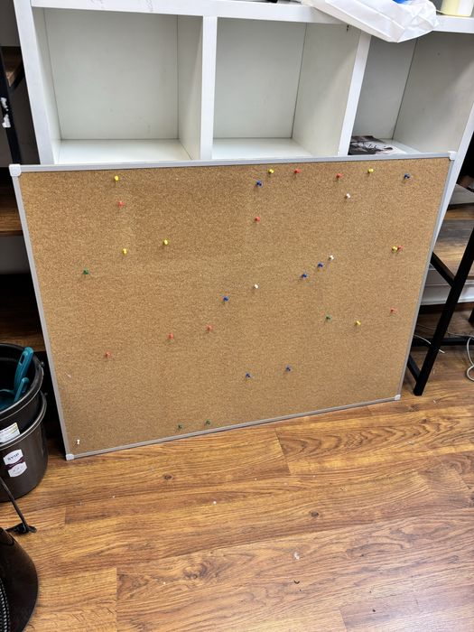 Продам пробковую доску в идеальном состоянии