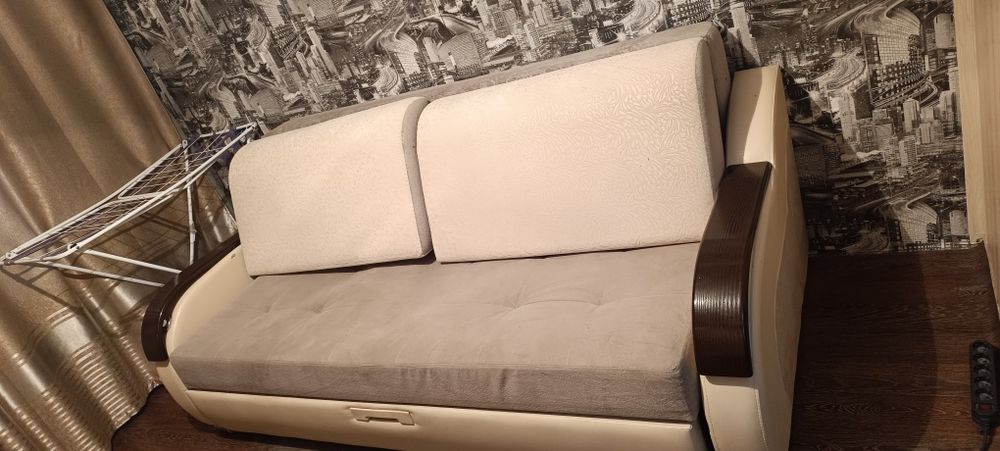 Продам диван. Состояние б/у. Был в эксплуатации