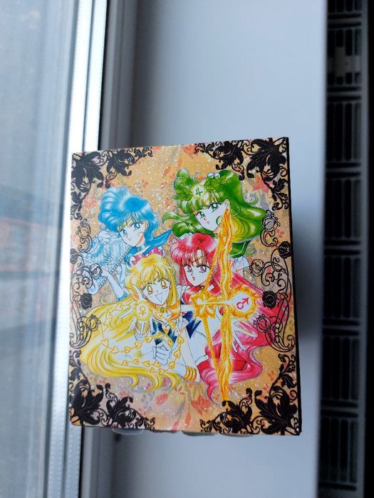 Продам 6 томов "Сейлор Мун" в коробке