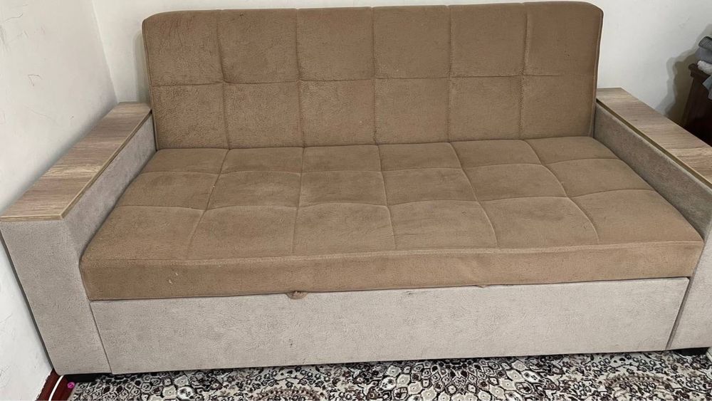 Divan mebel ochilishga moljallangan