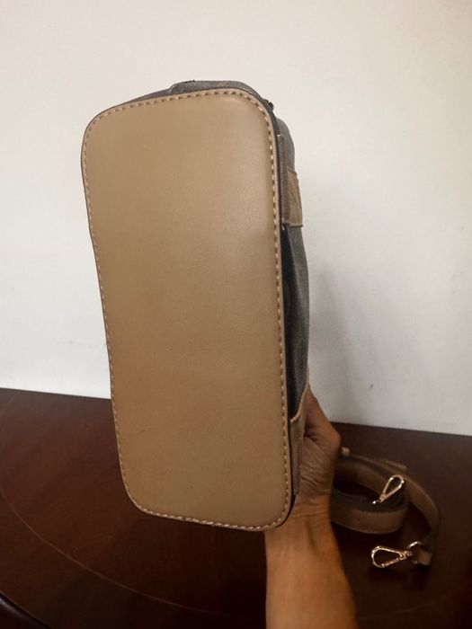 Guess small Tote bag естествена кожа